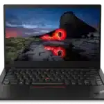 Ordinateur portable Lenovo ThinkPad avec écran affichant un paysage naturel au coucher du soleil, idéal pour le travail et la productivité en déplacement, keywords: ordinateur portable, Lenovo, ThinkPad, high-tech, bureau nomade.