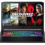 Jeu vidéo portable Acer avec écran affichant une bande annonce de jeux vidéo divers, clavier RGB, transparent et moderne, pour les passionnés de gaming.